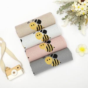 Cute Bee Pattern Jacquard  Knitted Baby Blanket Mimixiong