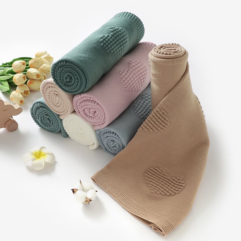 New Arrival Heart Patterned Knitted Baby Blanket Mimixiong