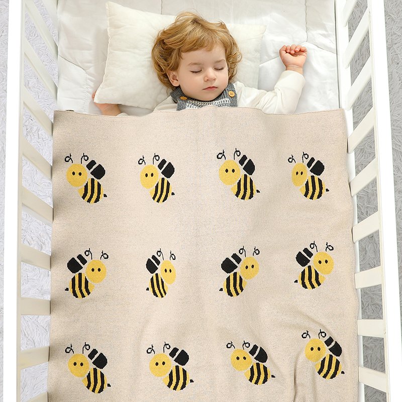 Cute Bee Pattern Jacquard  Knitted Baby Blanket Mimixiong