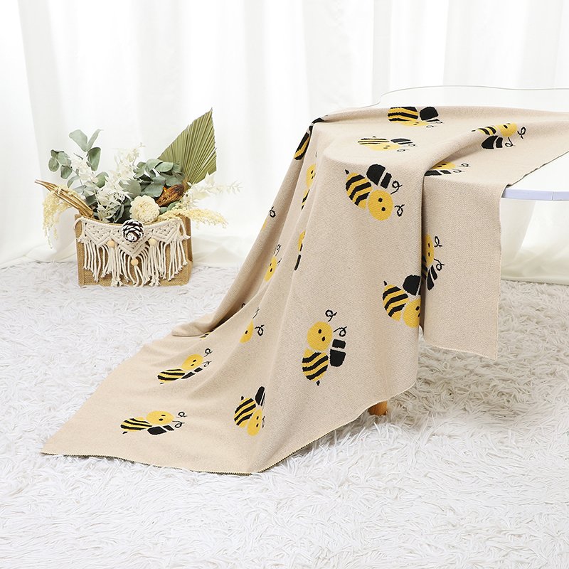 Cute Bee Pattern Jacquard  Knitted Baby Blanket Mimixiong